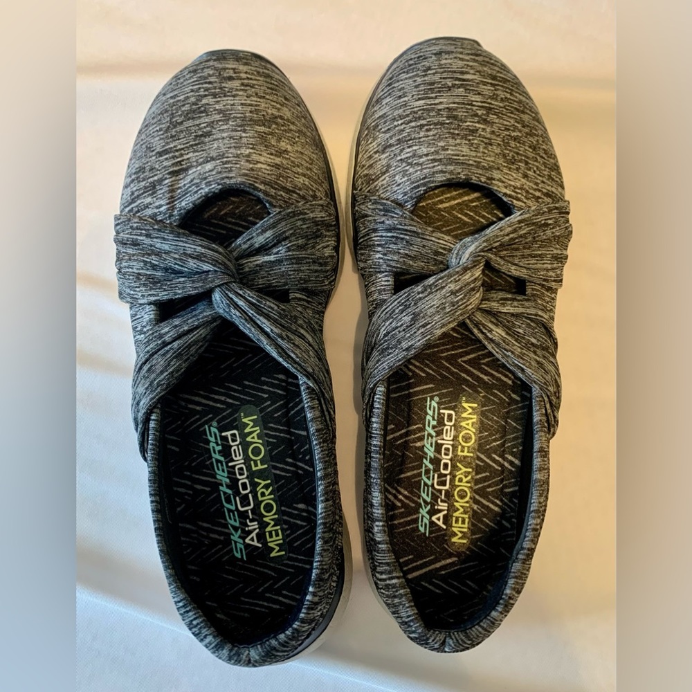 Skechers Women’s Knot Concerned Slip-On Sneaker